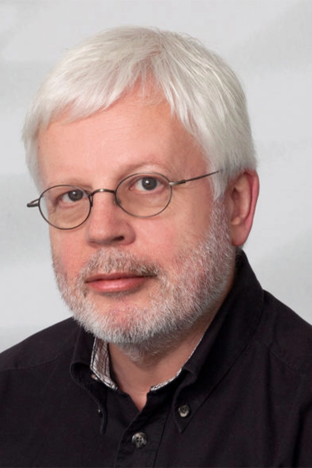 Portrait zeigt Thomas Schmitz
